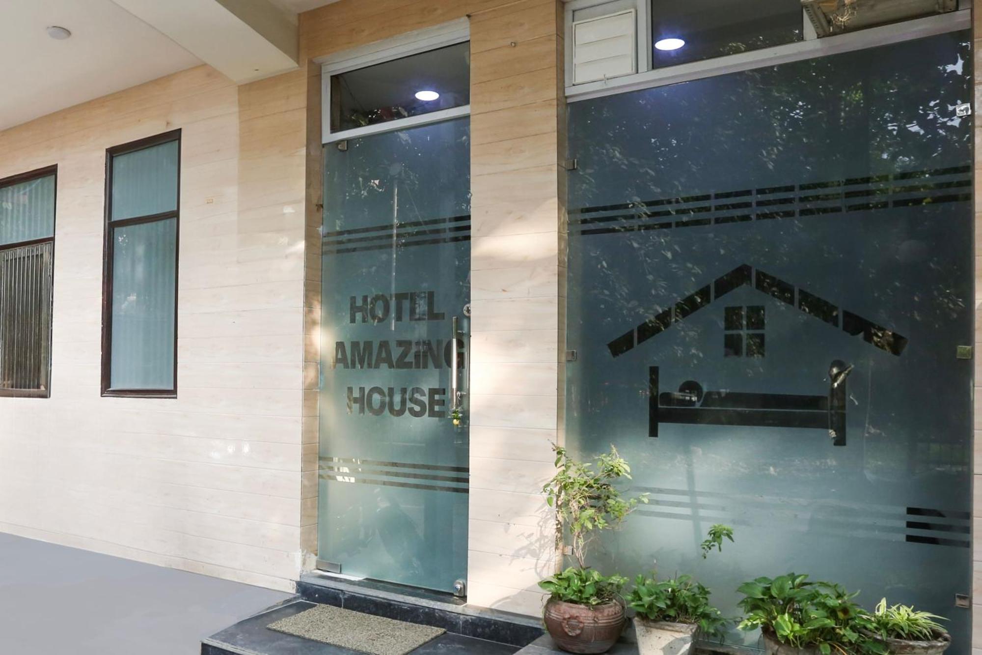 Hotel O 82940 Amazing House New Delhi Exterior photo